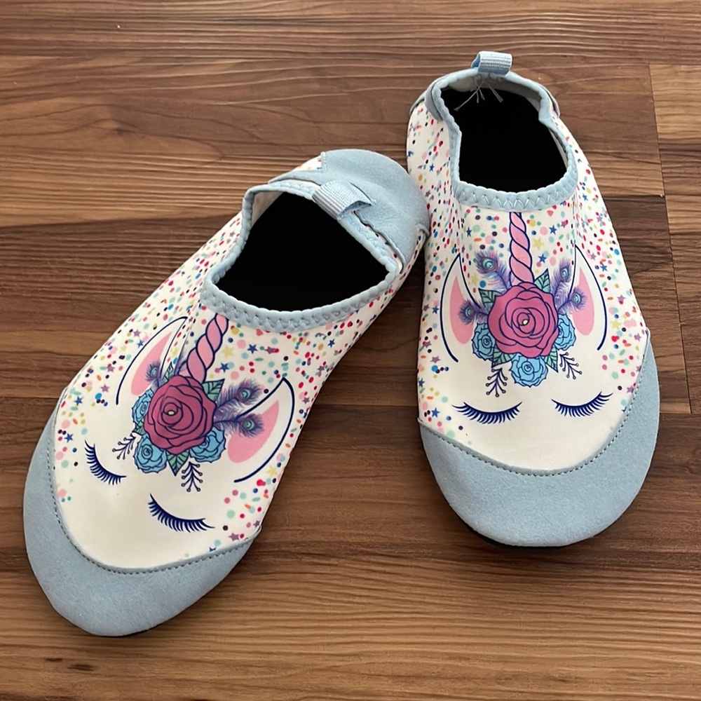 Girls Swim Water Shoes. Size 34/35. NWOT